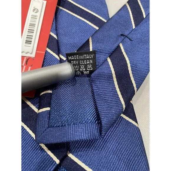 CH Carolina Herrera Navy Blue Silk Tie Italy Stripe $145 MSRP NWT 3.5" x 60"